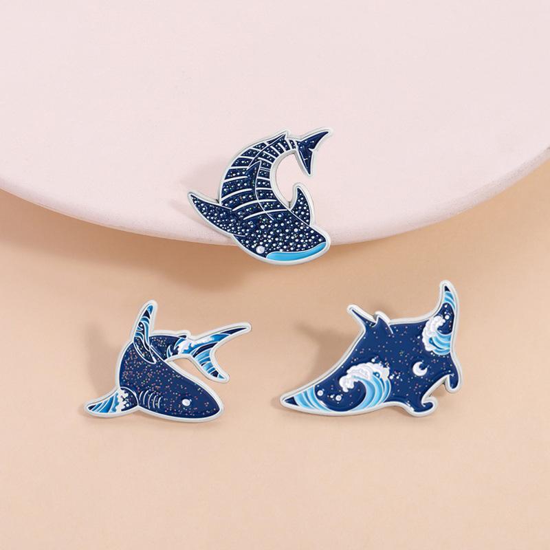 Cartoon Sparkling Underwater Marine Creatures Enamel Pins Glitter Dolphins Manta Ray Seahorse Sharks Whale Brooch Jewelry Badges