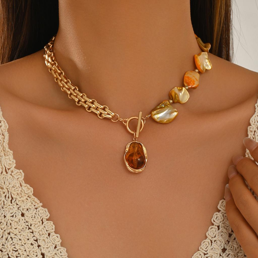 Boho Barokní Perlový Choker Asymetrický Kubánský Řetízek Zapínání na Páčku Výrazný Letní Plážový Šperk Dárek