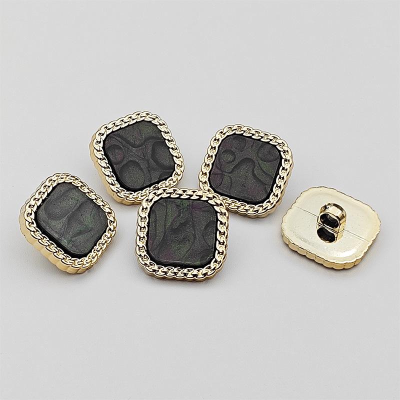 Coco Style UV-Plated Resin Square Chain Buckle with Irregular Shape