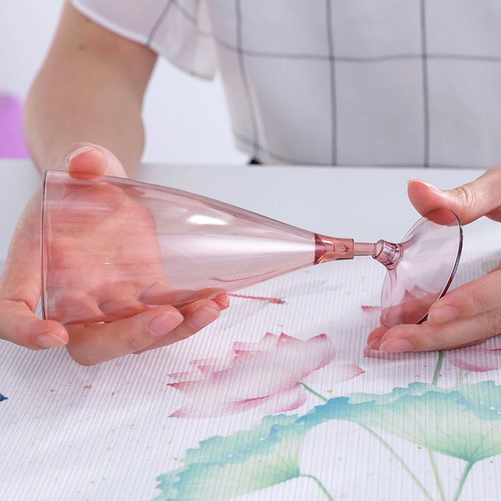 Praktická sada pohárů odolná proti pádu a vysoká stabilita pobaví hosty