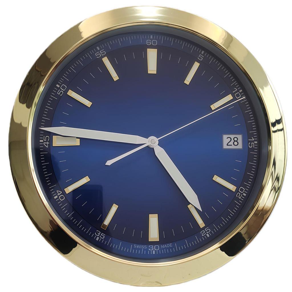 Leuchtende Lux Wandmontierte Metalluhr: Modernes Dekorationsstück für Wohnzimmer