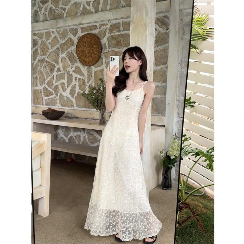 2026 Embroidered Suspender Dress Pure Desire Style Female Temperament Fashionable Waist Slimming Unique Long Children's Trend