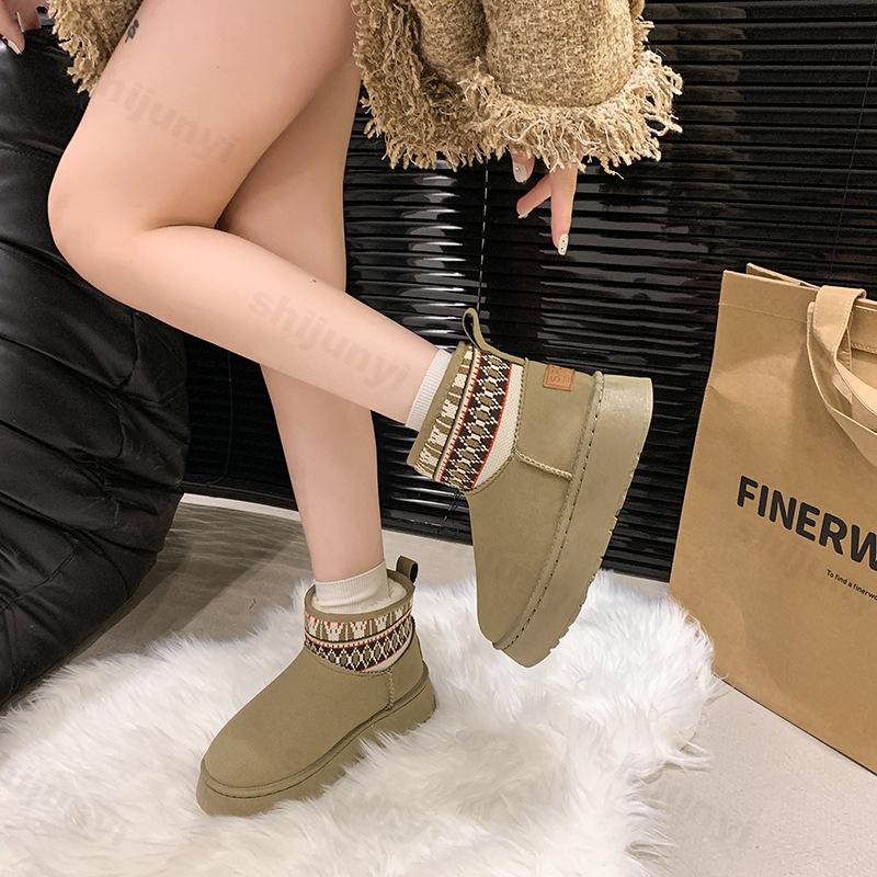 Fashion 2024 New Classic Thickened Fluff Women's Snow Boots Fashion Ethnic Style Warm Ankle Boots Women Winter Ladies Chunky Booties