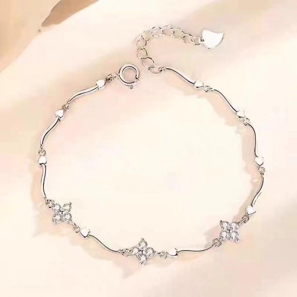 

Elegant Sparkling Diamond Four-Leaf Clover Bracelet for Women - Mori Style Fashion Jewelry