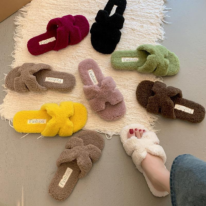 Flat-bottomed casual versatile fluffy slippers women's new autumn and winter fashion wear fluffy cotton slippers in 2025