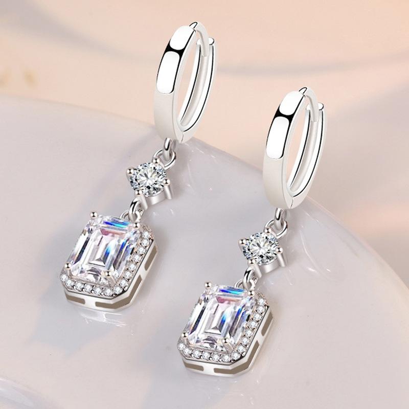 925 Sterling Silver Claws Stud Earrings with Crystal AAA CZ Stone Modern Design Fashion Versatile Accessories Women Jewelry