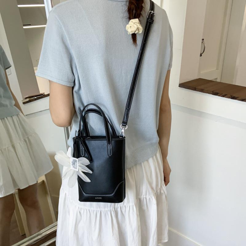 Solid Color Water Bucket Bag With Soft Pu Leather And Inner Phone Pocket For Summer Fashion