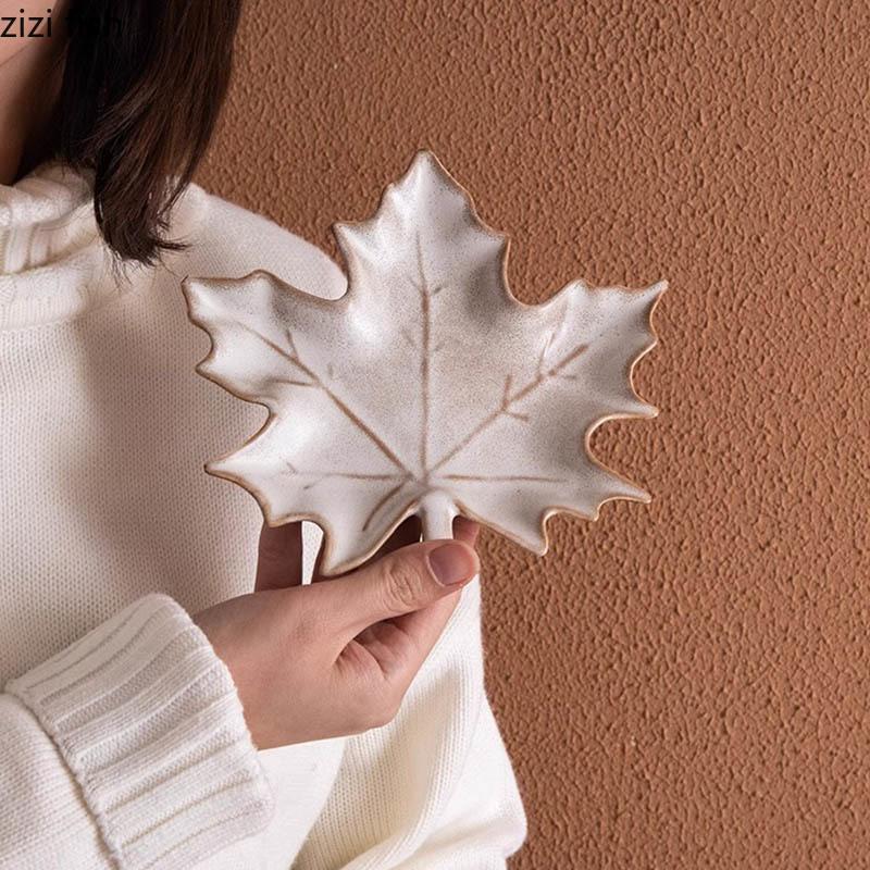 Vintage Ceramic Maple Leaf Dinner Plate Dried Fruit Plate Snacks Dim Sum Plate Jewelry Tray Household Specialty Tableware