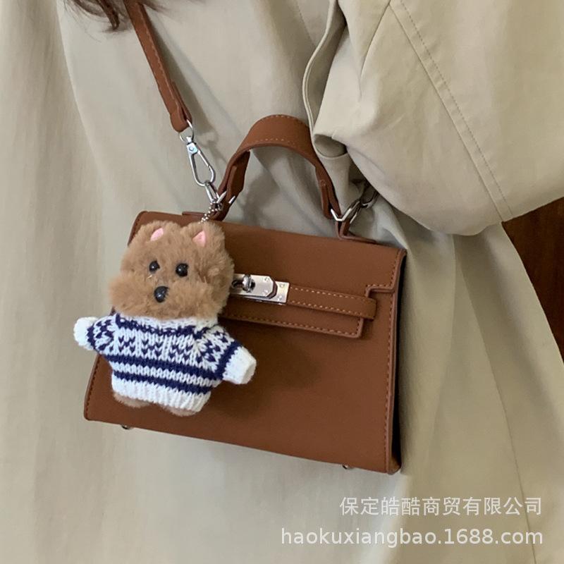 Retro Small Bag Women's Autumn and Winter Versatile 2025 New Simple Fashion Messenger Bag Women's Portable Work Small Square Bag