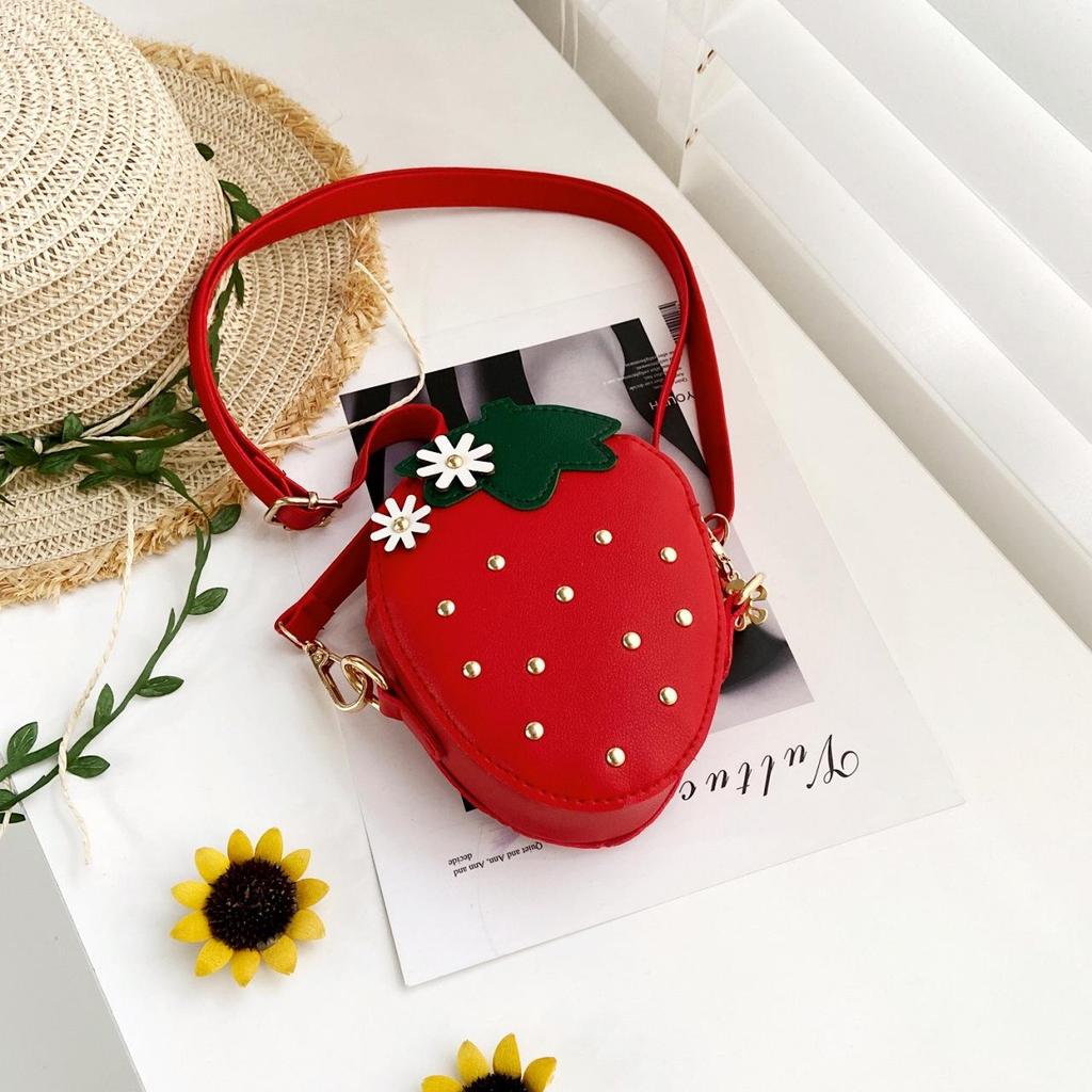 2025 Summer Korean-Style Girls' Crossbody Bag - Cute Strawberry Fashion Accessory for Little Girls