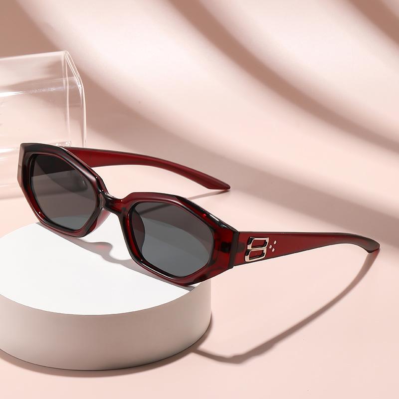 Полигональные солнцезащитные очки Ретро Модные Маленькая квадратная оправа Круглое лицо Тонкие солнцезащитные очки Персонализированные солнцезащитные очки для уличной съемки 6102