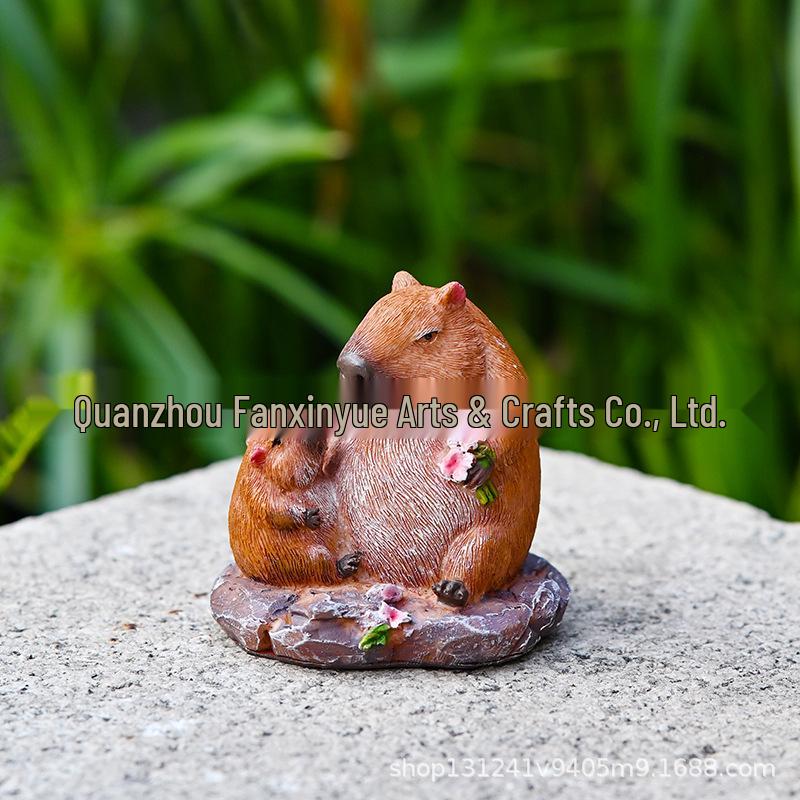 Capybara Resin Garden Statue for Lawn and Courtyard Decor