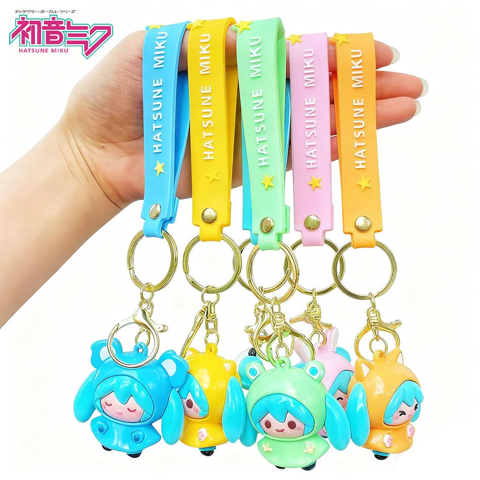 Neuer Hatsune Miku Schlüsselanhänger Niedliches Miku Mädchen Regentag Serie Taschenanhänger Exquisites Rucksack-Anhänger Kinder-Weihnachtsgeschenk