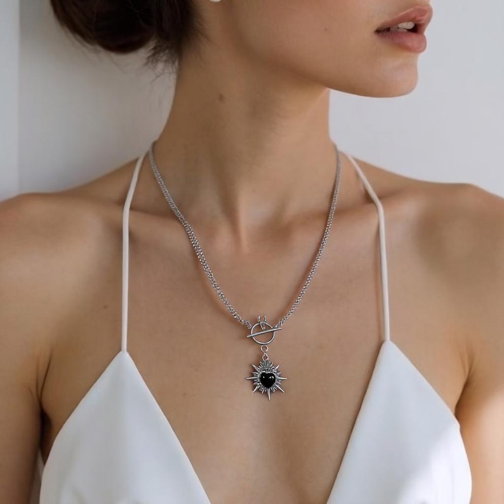 Gothic Punk Heart Necklace With Spikes Alloy Jewelry Edgy Style Elegant Clavicle Chain Perfect For Alternative Fashion