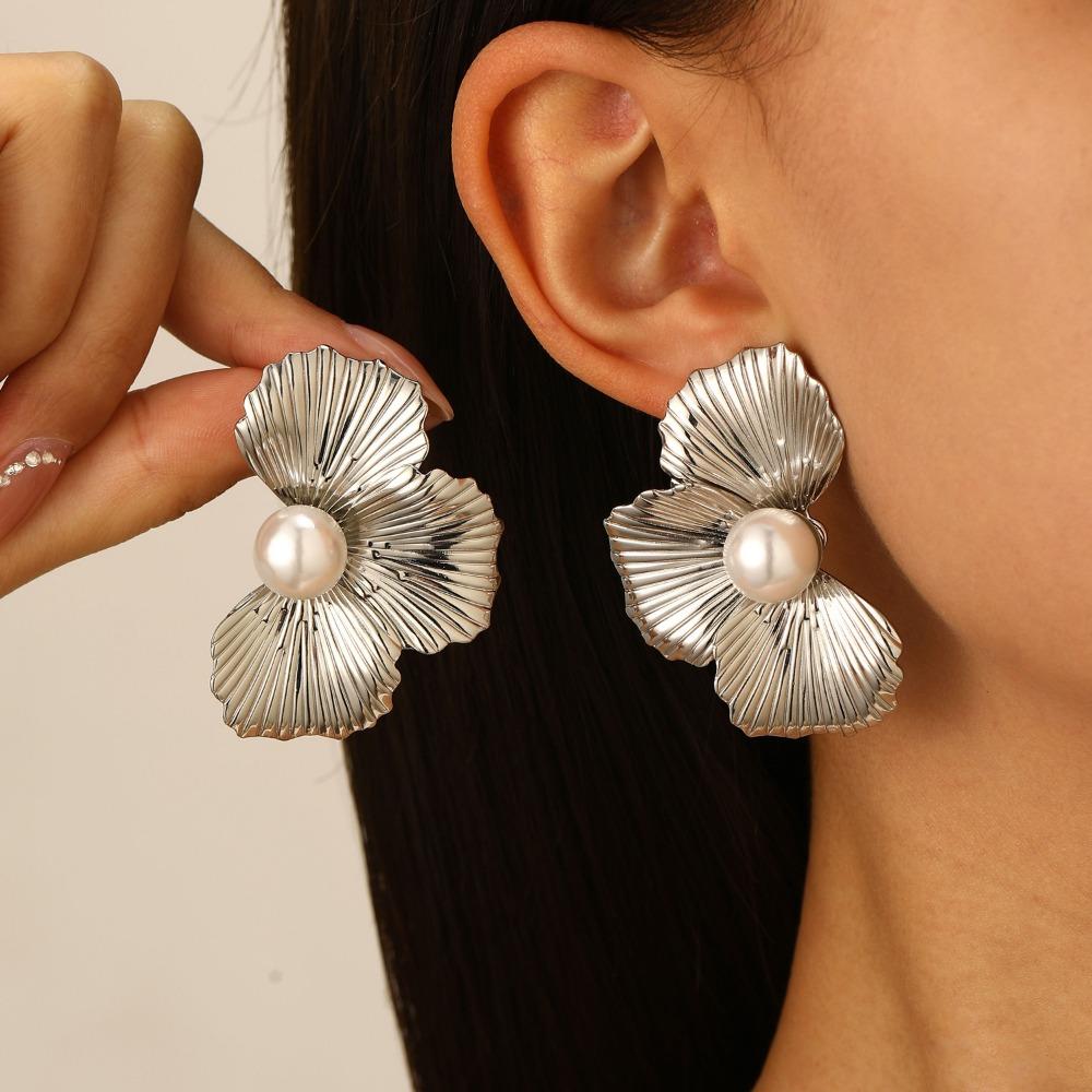 Exaggerated Leaf Drop Earrings Gold Color Plated Petal Pendant Earrings  Party Ear Accessories