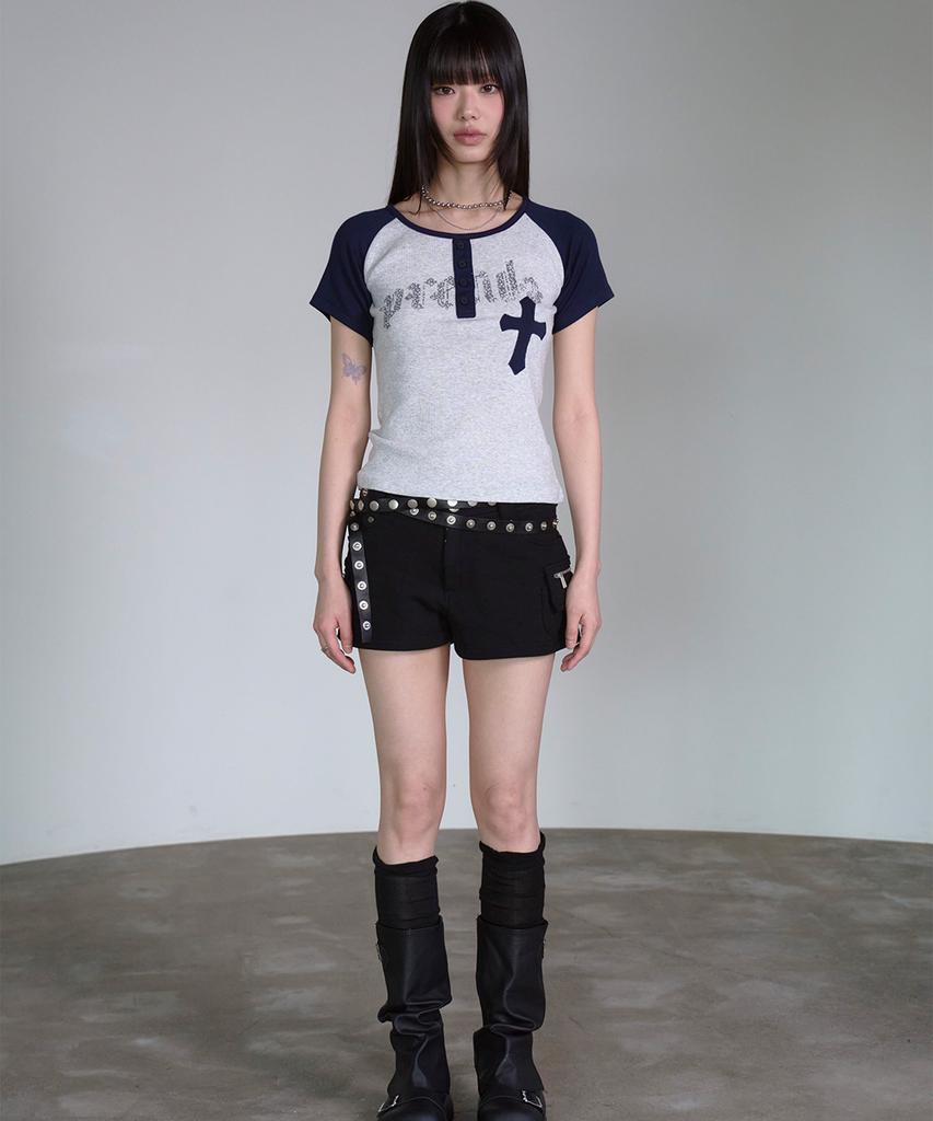 PRENDA Cross Applique Raglan Short Sleeve Gray