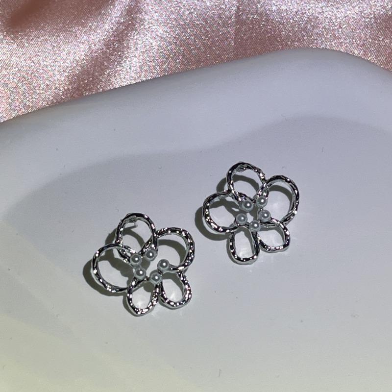 Silver Color Hollow Flower Earrings for Women Girl Fashion Exaggerated Simple Classic Sweet Birthday Jewelry Gift