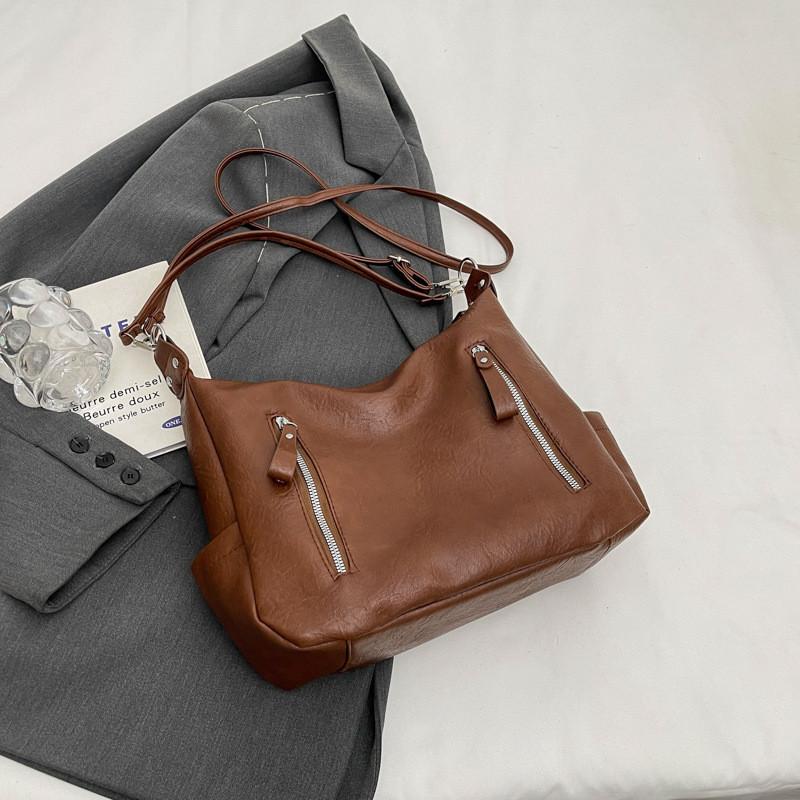 Vintage Big Tote Bag For Women With Soft Pu Fabric For Urban Fashion