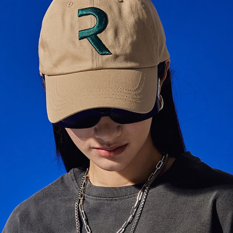 RIGOON STUDIO Logo Play R Ball Cap (Beige)
