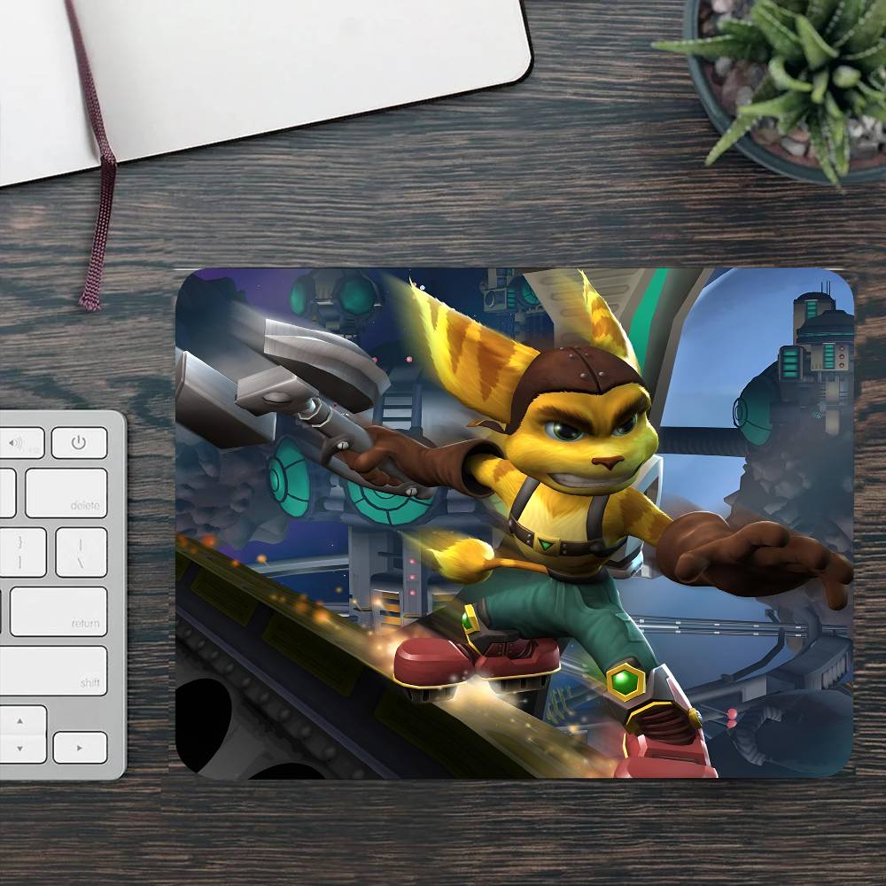 Ratchet And Clank Rift Apart Game Mousepad Small LockEdge Mouse Pad For Gamers Computer Desk Pad Rectangular Anti-slip Rubber