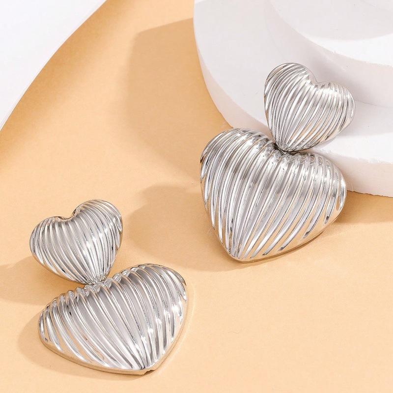 

Striped Heart Earrings Cool Style Metal Earrings Temperament Fashion Earrings