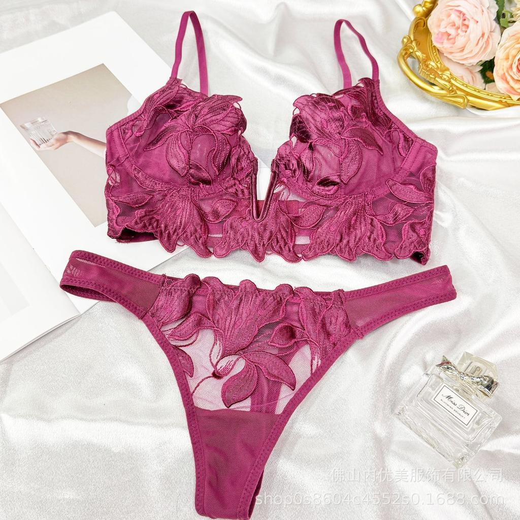 Lingerie sexy femminile sexy scollatura a V profonda ricamo pizzo ultrasottile reggiseno seno grande set reggiseno piccolo