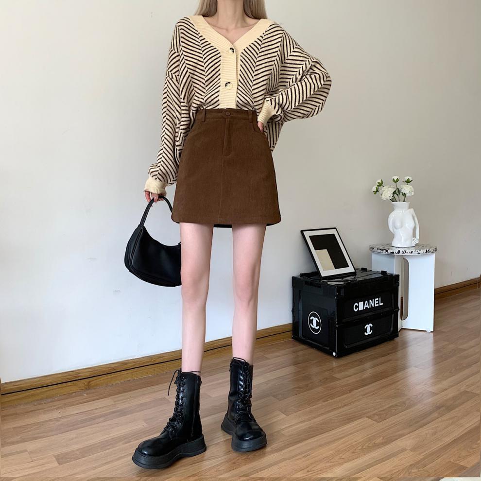 2024 Spring/Summer Retro Corduroy High-Waisted A-Line Midi Mini Hip Wrap Skirt for Women