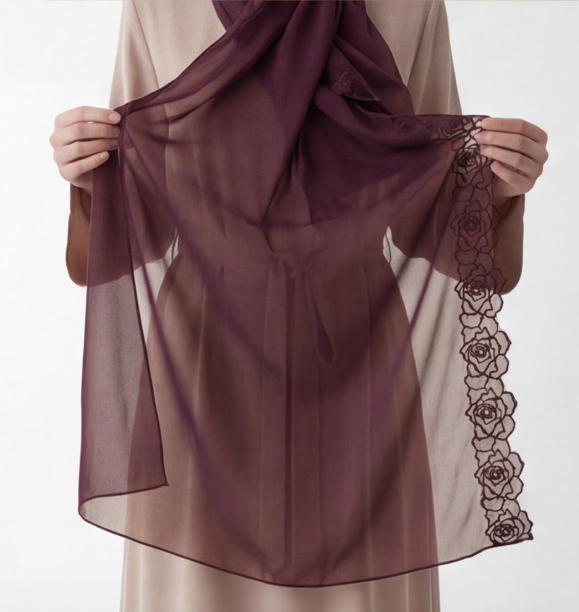 Sciarpa da Donna in Chiffon Monocolore con Grande Ricamo Floreale – Versatile Sciarpa di Seta & Protezione Solare