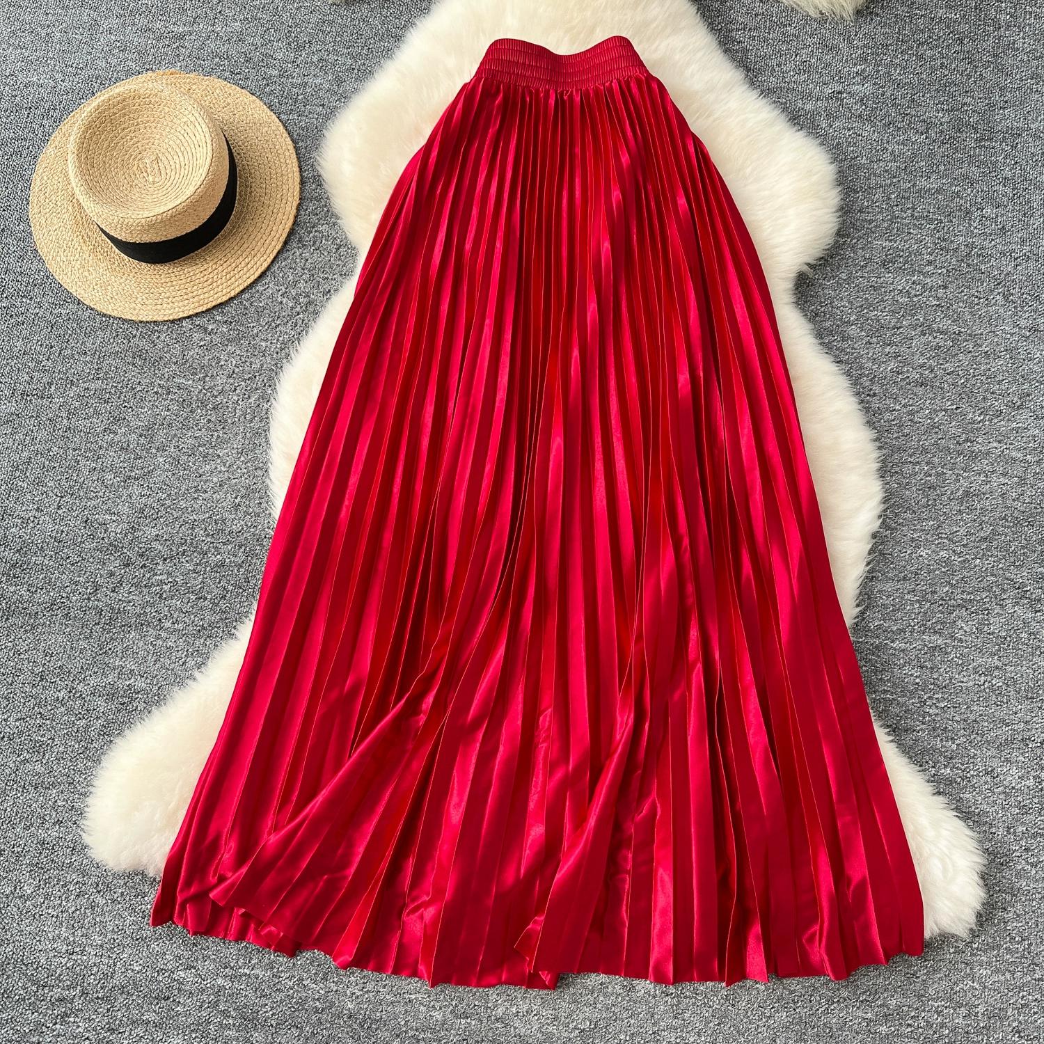 

Летне-осенняя женская юбка макси из гладкого атласа с эластичной талией и длинными плиссированными складками One Size красный