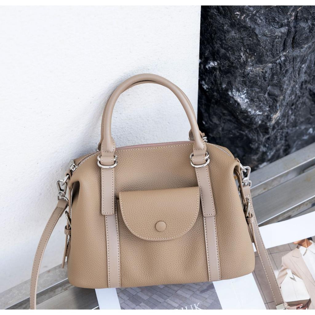 Cowhide Shoulder Women's Bag Compartment Large Capacity Shoulder Crossbody Women's Fashion Trend Simple Practical Shell Bag