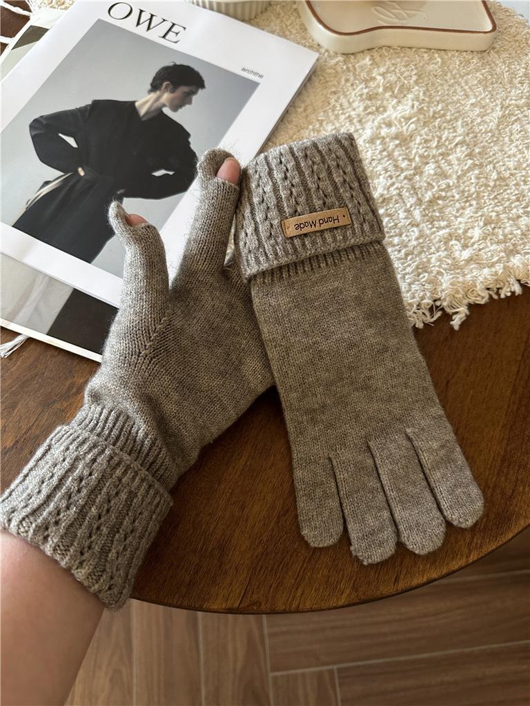 Women’s Soft Touch Full-Finger Gloves - Autumn Winter Warm Touchscreen Compatible Mittens, Hole Design for Hand Protection