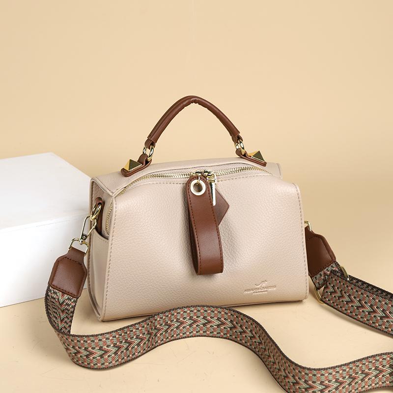 Retro Women's Shoulder Bag Large Capacity Shoulder Bag