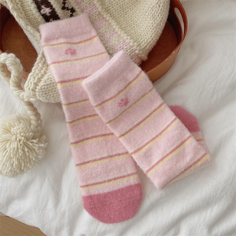 Autumn and Winter Female Cartoon Pink Bubble Australian Fleece Mid-calf Socks, Cute and Warm Home Floor Socks
