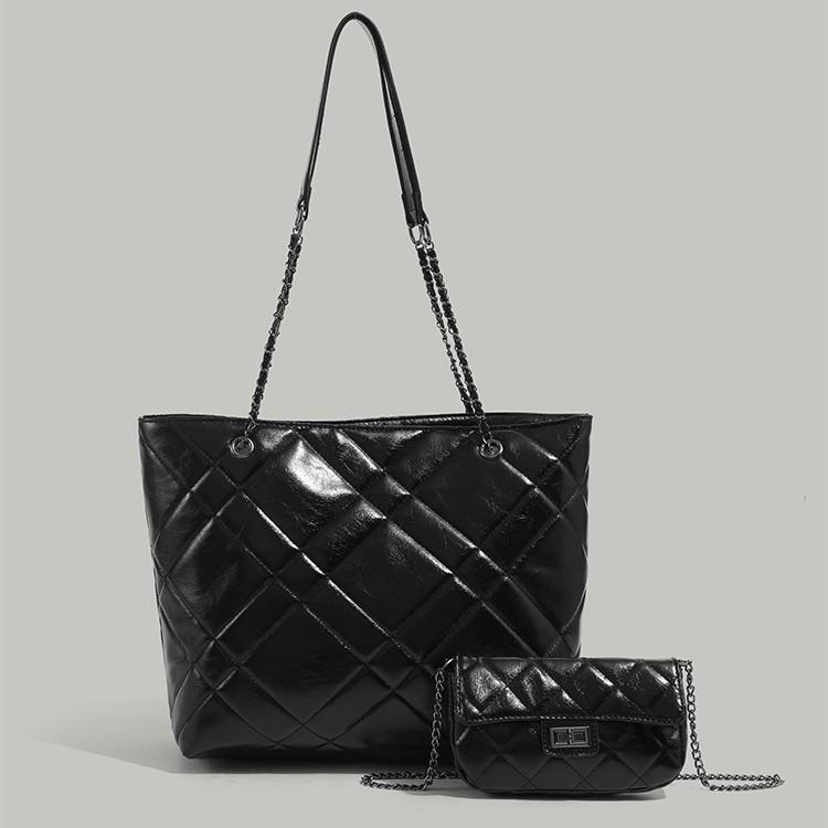 

Niche design rhombus chain bag 2025 new fashion morning eight commuter child and mother bag single shoulder oblique span bag women s tide чорний