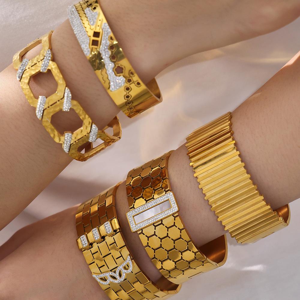 18K Gold Plated Honeycomb Pattern Stainless Steel Wide Bracelet with Zirconia Inlaid - European & American Fashion.