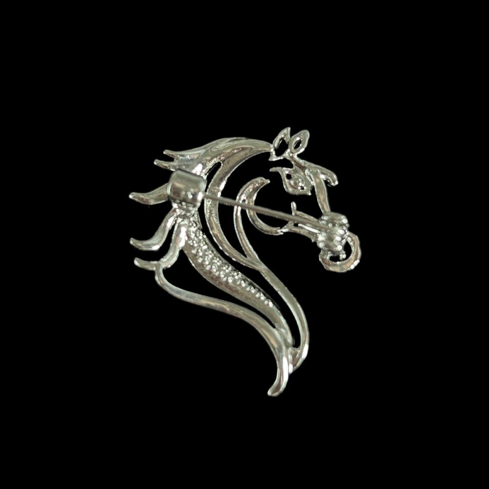 Horse Brooch High-Quality Hollow Horse Pin Broach Pin Delicate Pony Jewelry For Special Occasions Clothing Women