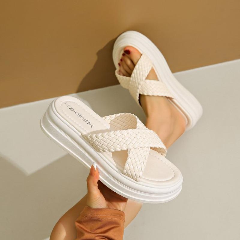 

Модные шлепанцы на высокой платформе для женщин с открытым носком, кожаные танкетки, массивные сандалии, новые летние шлепанцы на толстой подошве для женщин, пляжные шлепанцы 35