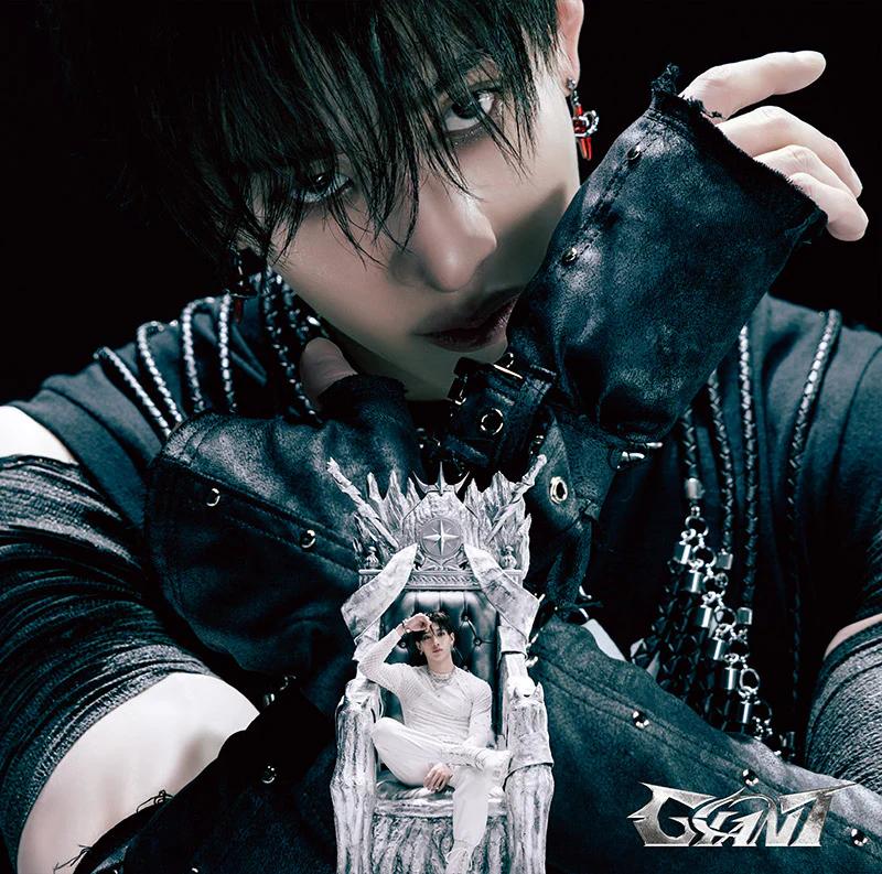 Stray Kids JAPAN 2. Album „GIANT“ (STAY Japan Fan Club/Solo Jacke Limitierte Version)