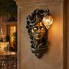 Dunkles Ästhetik Hausornament Retro Gorgone Wandleuchte, Mythische Schlangenhaar Frau Harzskulptur, Dekorative Augenherzlampe Künstlerisch montiertes Licht