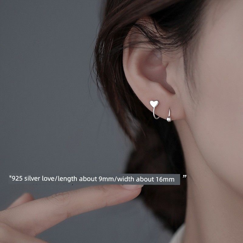 

Xiangnan Sterling Silver Fishtail Niche Style Female Hot-Sale Earrings 925 silver Heart stud earrings (one pair)