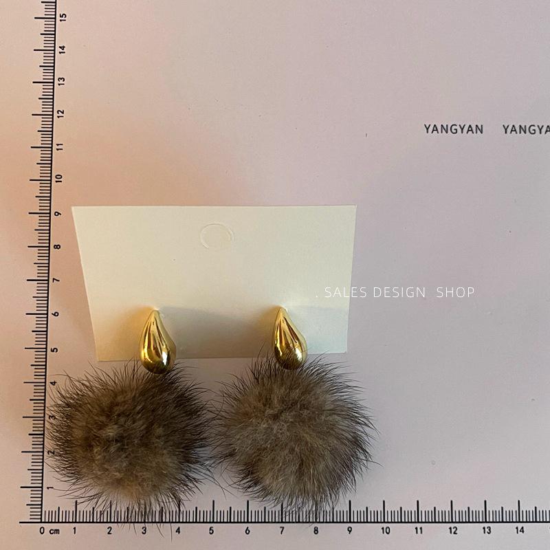 High-End Korean Fluffy Pompon Silver Stud Earrings - Autumn/Winter Niche Design