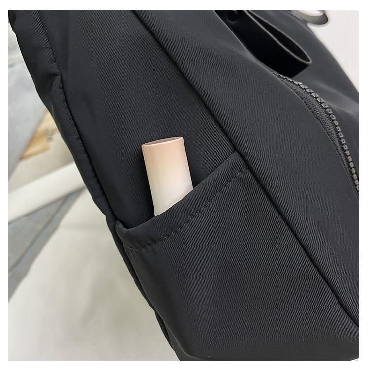 Korean Style Nylon Shoulder Bags Tote Bag Large Capacity Casual Dumpling Bag Solid Color Fold Oxford Cloth Underarm Bag Girls