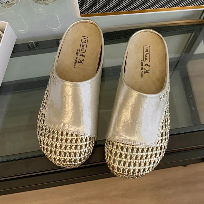 

Баотоу полутапочки женские летние 2025 новые толстоподошвенные со скрытой платформой плетеные с перфорацией однопедальные одинарные туфли женские 40 шампанского