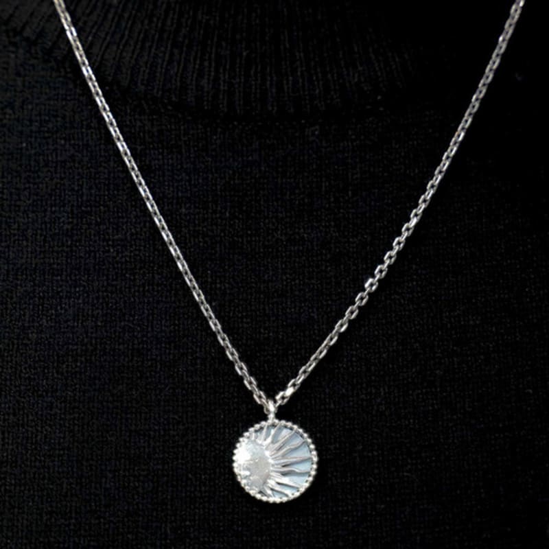 

HARANG HR 68N_Mother of Pearl Sun Carved Necklace 50cm