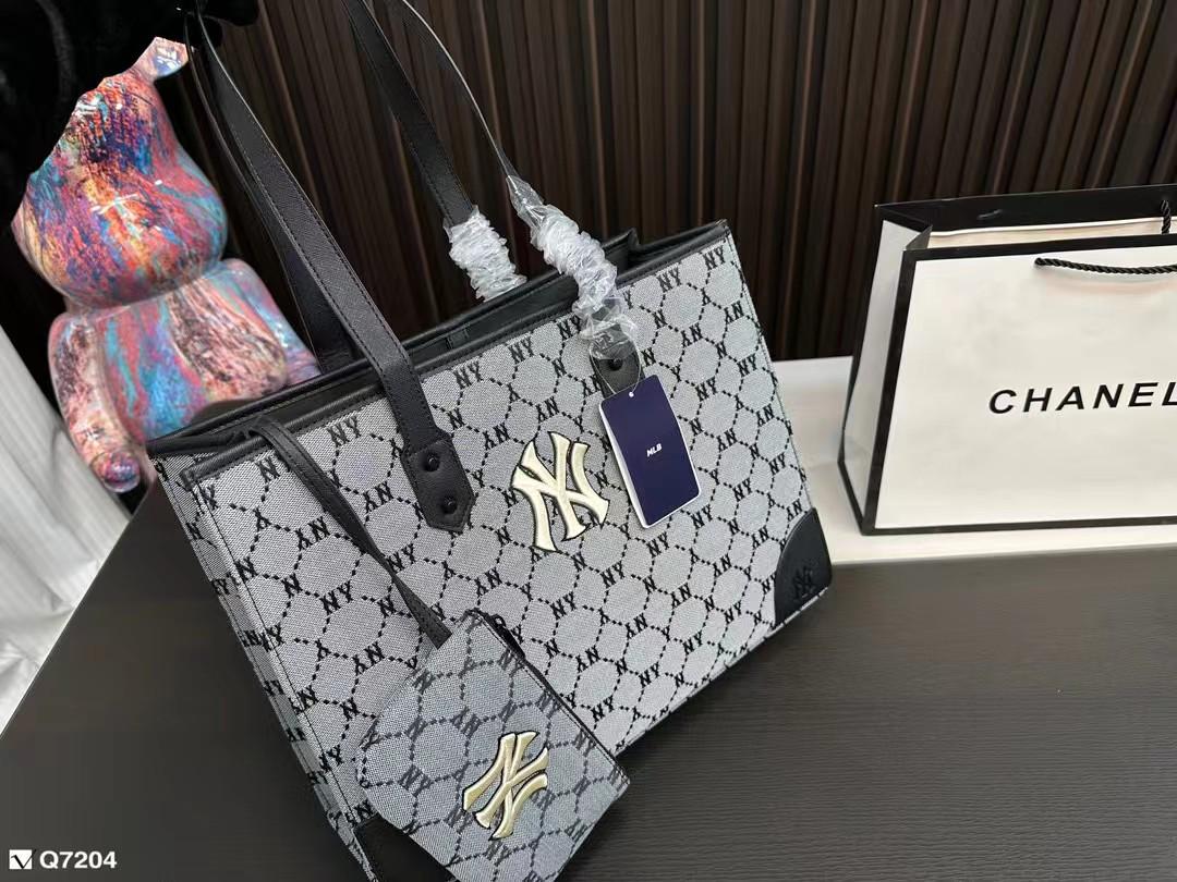 

New Korean MLB Full-Logo NY Tote Bag: All-Over Print, Large Capacity, Versatile Shoulder Handbag 39x13x30 сірий колір