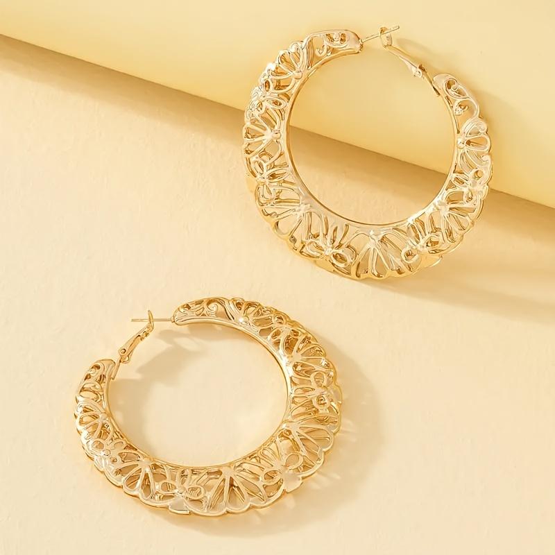 2pcs/set European and American fashion versatile simple hollow pattern earrings for women
