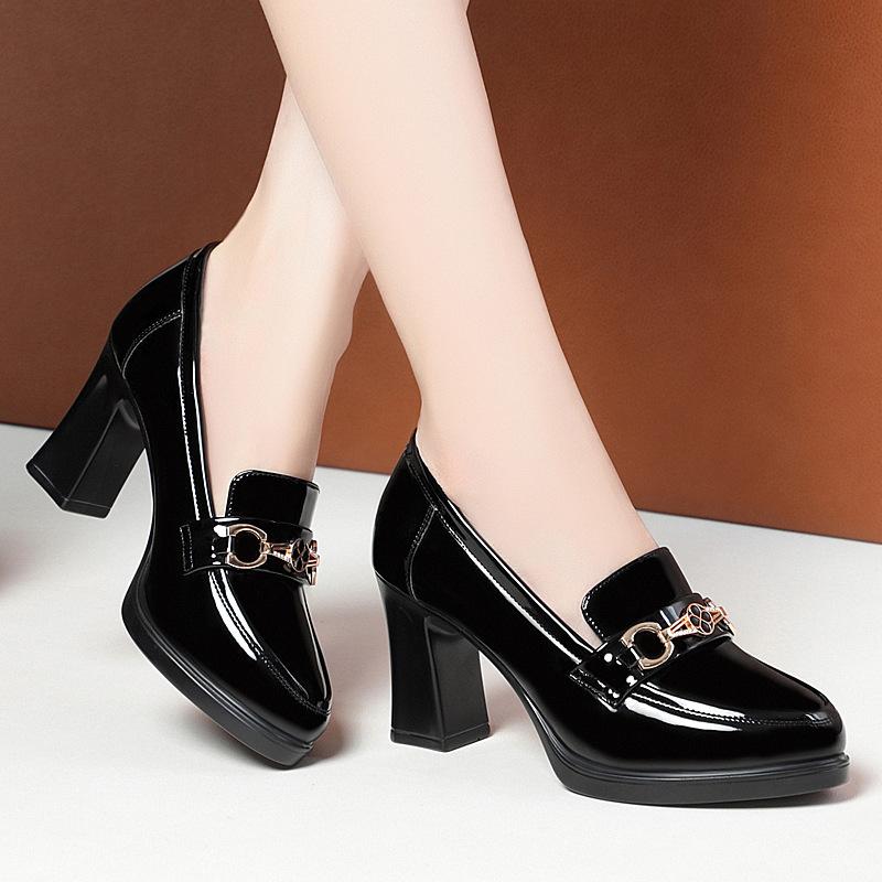 Mykt skinn og myk såle Komfortable mellomhælede Mote Mokasiner med tykk hæl Lakksko Enkelsko for kvinner