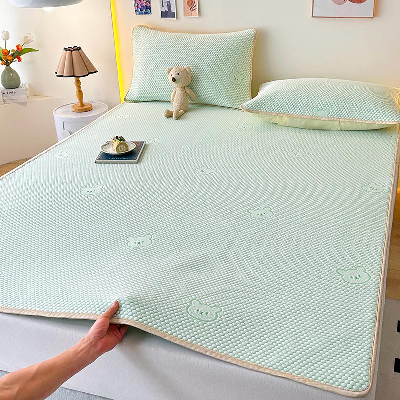 Ice Bean Mat Cool Bedspread Set - Fitted Sheet Style for Dorms, Air-conditioned Rooms, Ice Silk Feel.