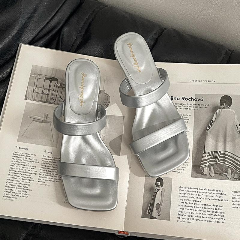 

Темпераментная универсальная модель люкс, шлепанцы на плоской подошве, женская новая летняя юбка, сандалии 40 серебряный