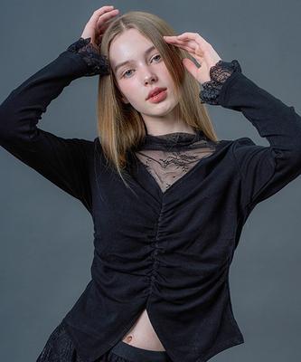 Sitipabjeu [Cp] Lace Layered V-Neck Shirred Long Sleeve T-Shirt [Black] Kcl.